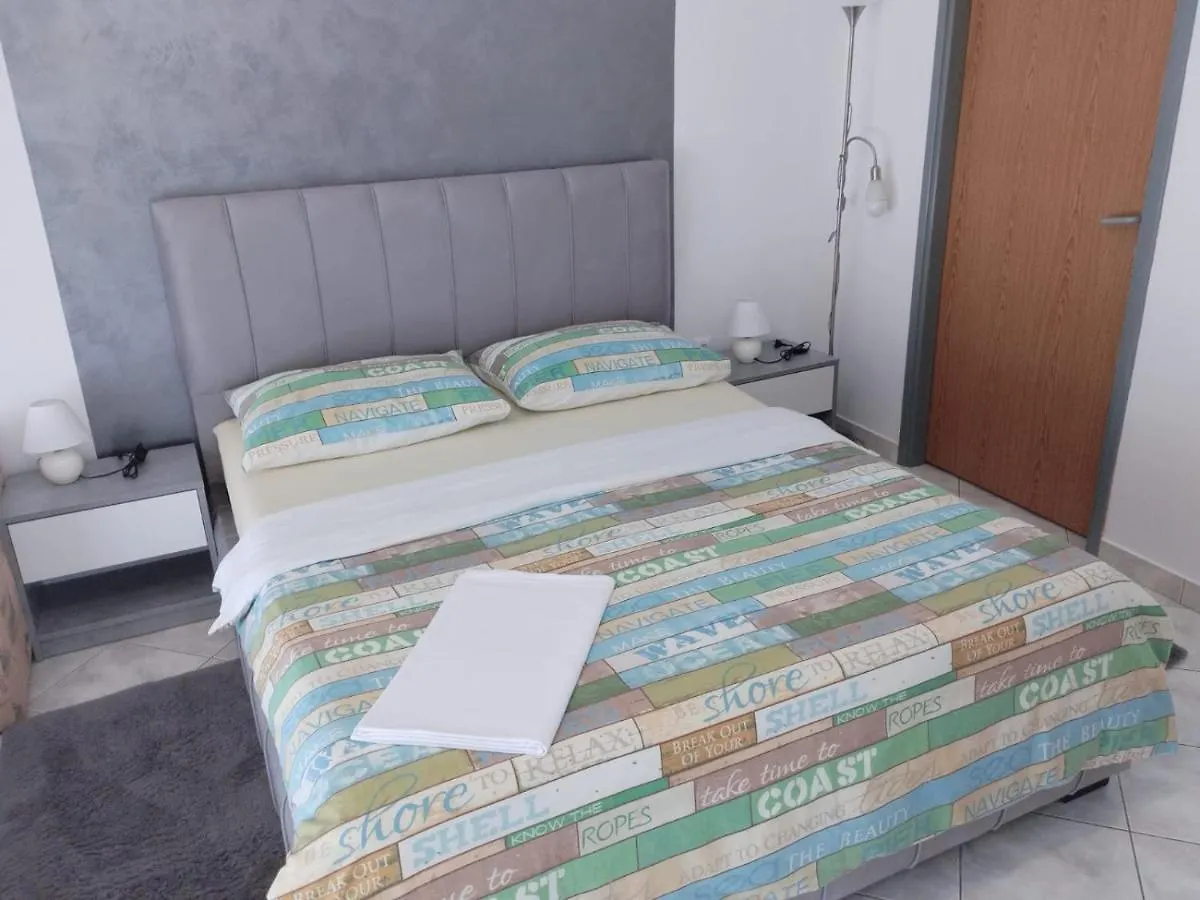Apartment Marta Kali 0*,  Croatia